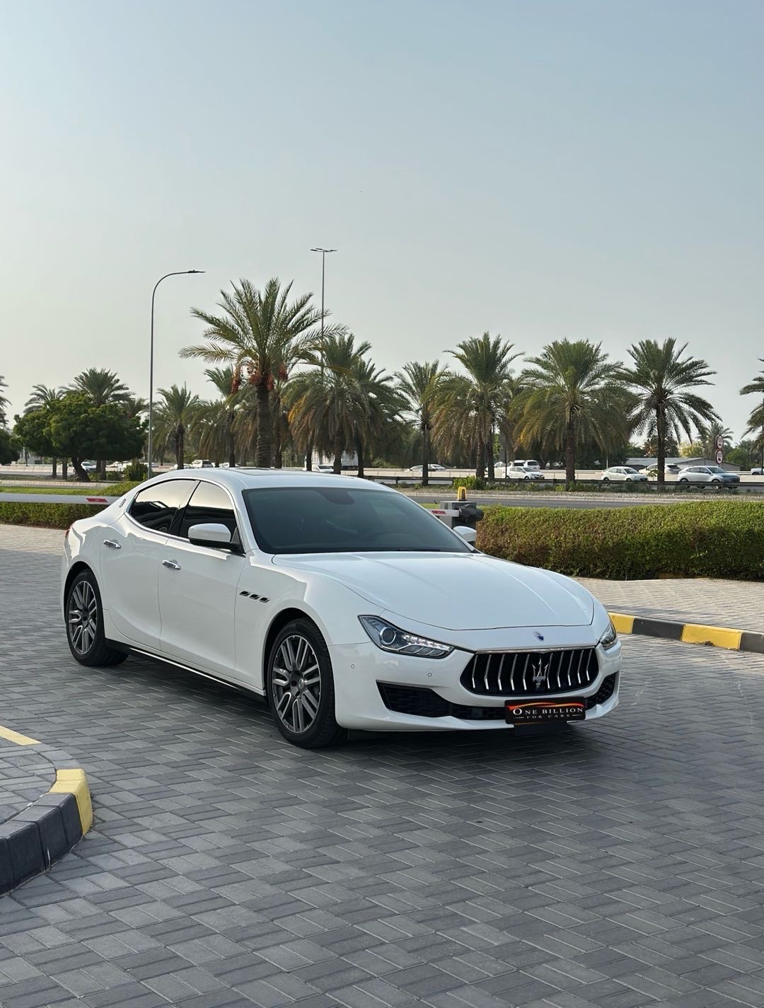 2018 Maserati Ghibli Base thumbnail 7