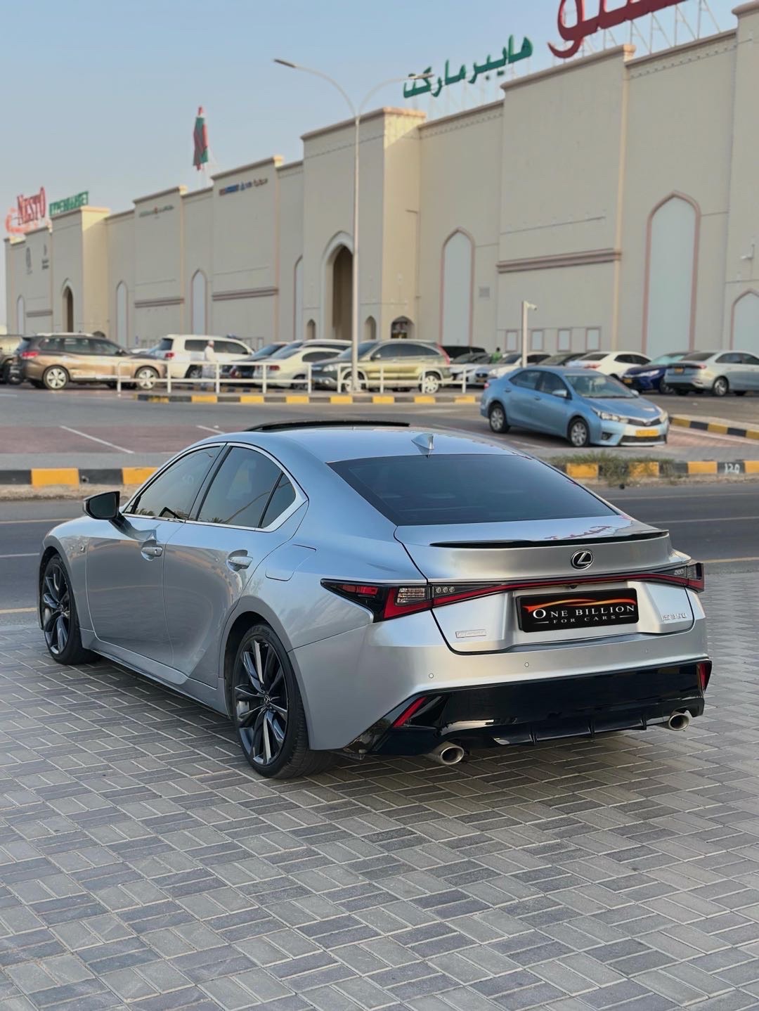 2021 Lexus IS 350 thumbnail 3