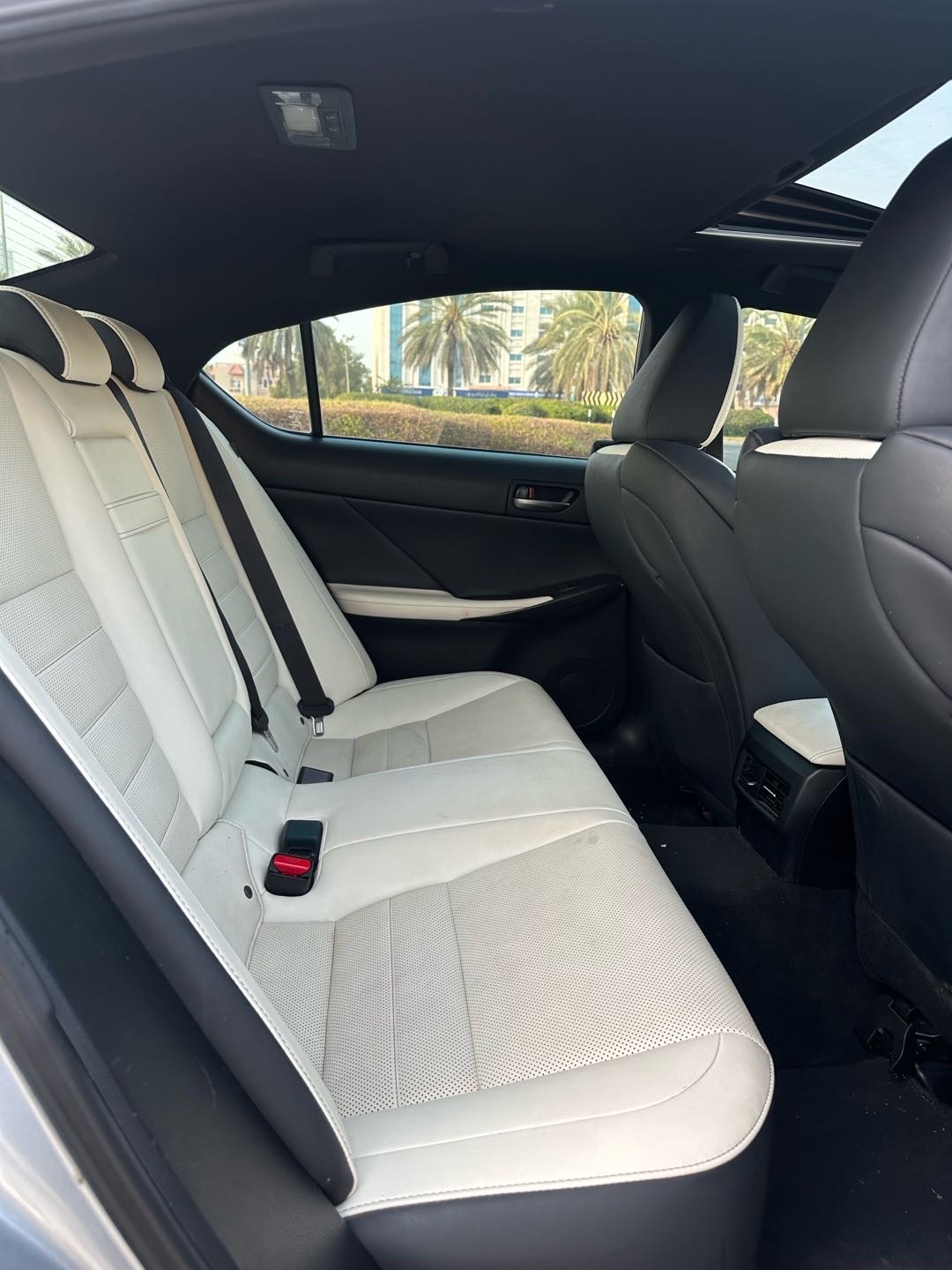 2021 Lexus IS 350 thumbnail 9