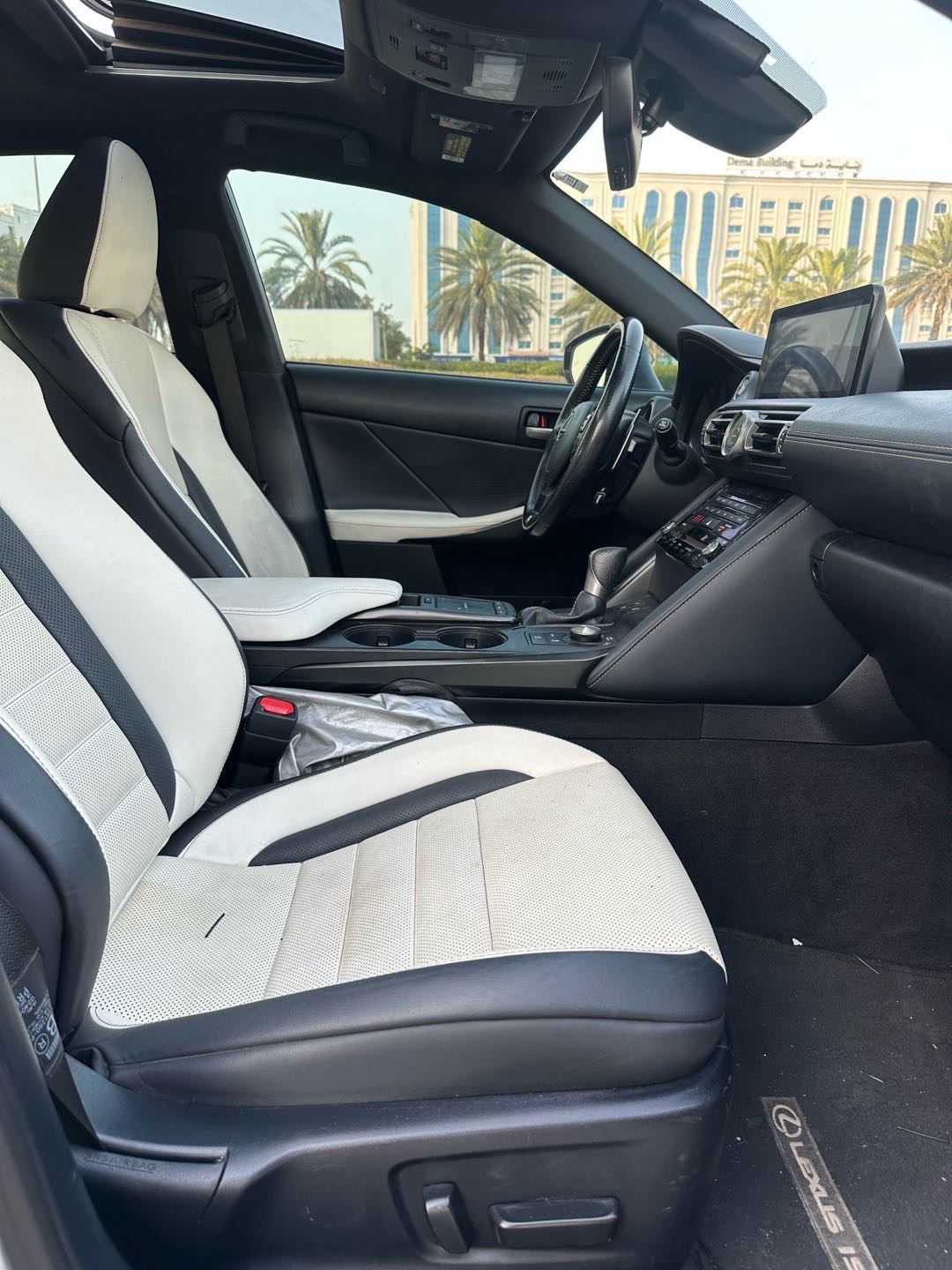 2021 Lexus IS 350 thumbnail 10