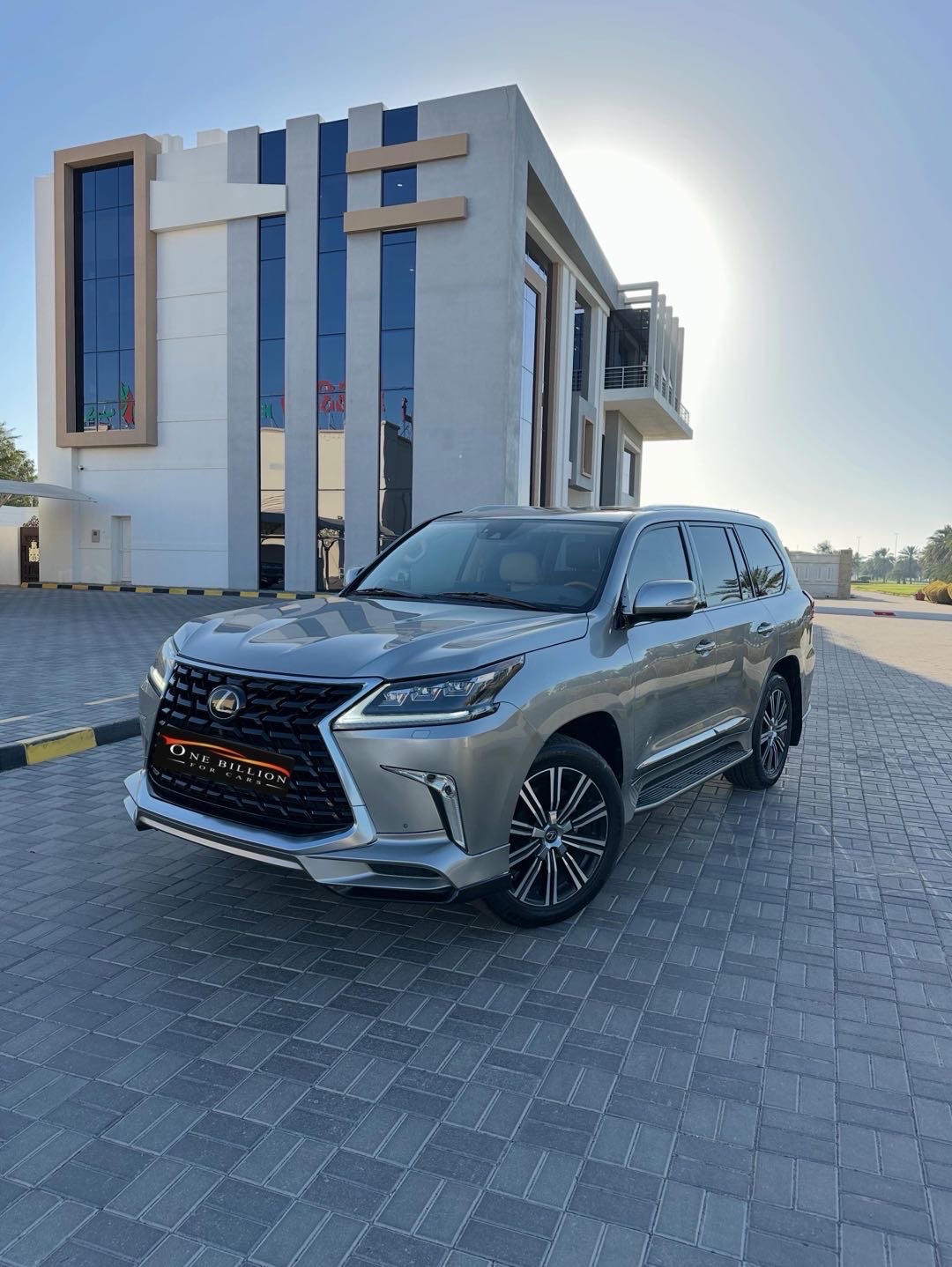2021 Lexus LX 570 thumbnail 3