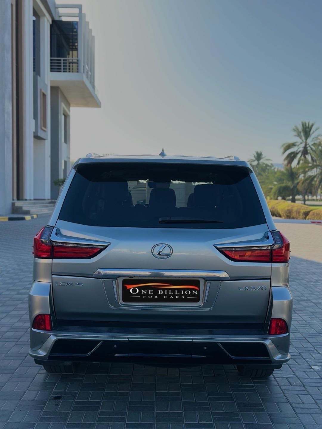 2021 Lexus LX 570 thumbnail 7