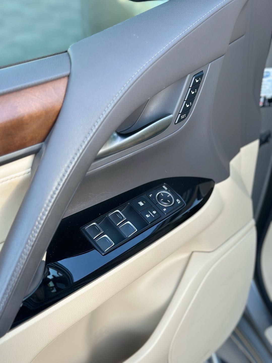 2021 Lexus LX 570 thumbnail 18
