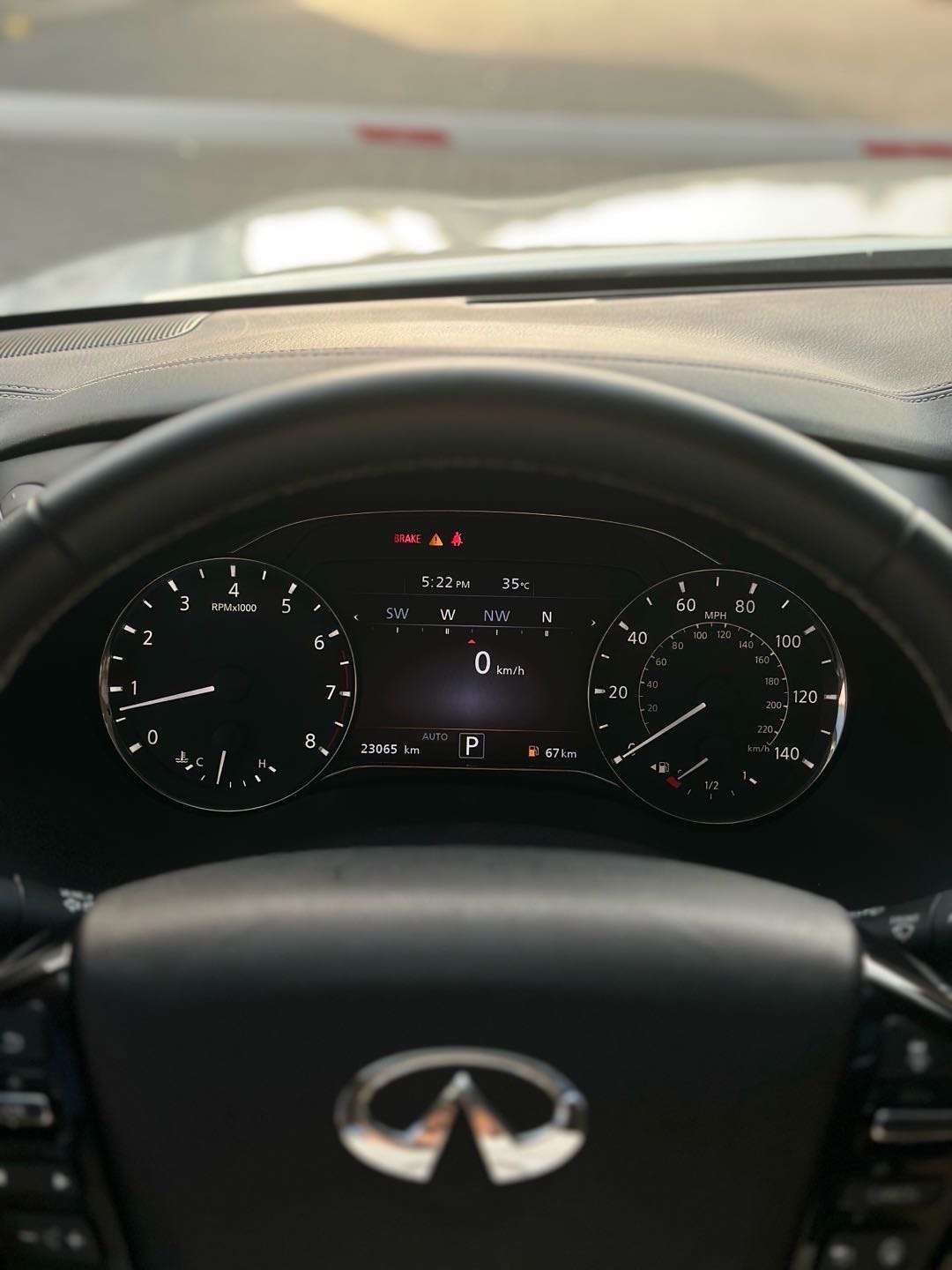 2023 Infiniti QX80 Luxe thumbnail 9