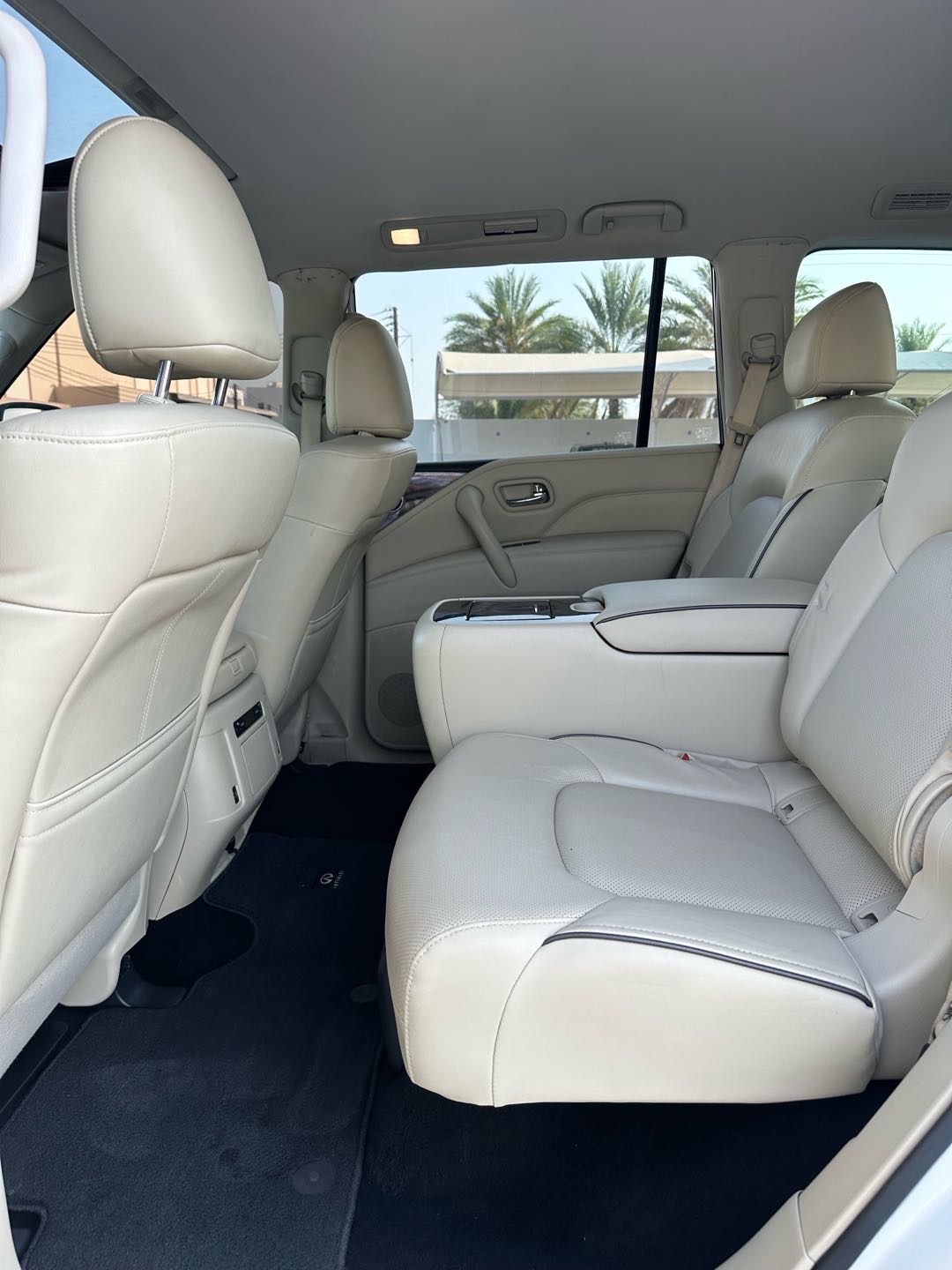 2023 Infiniti QX80 Luxe thumbnail 13