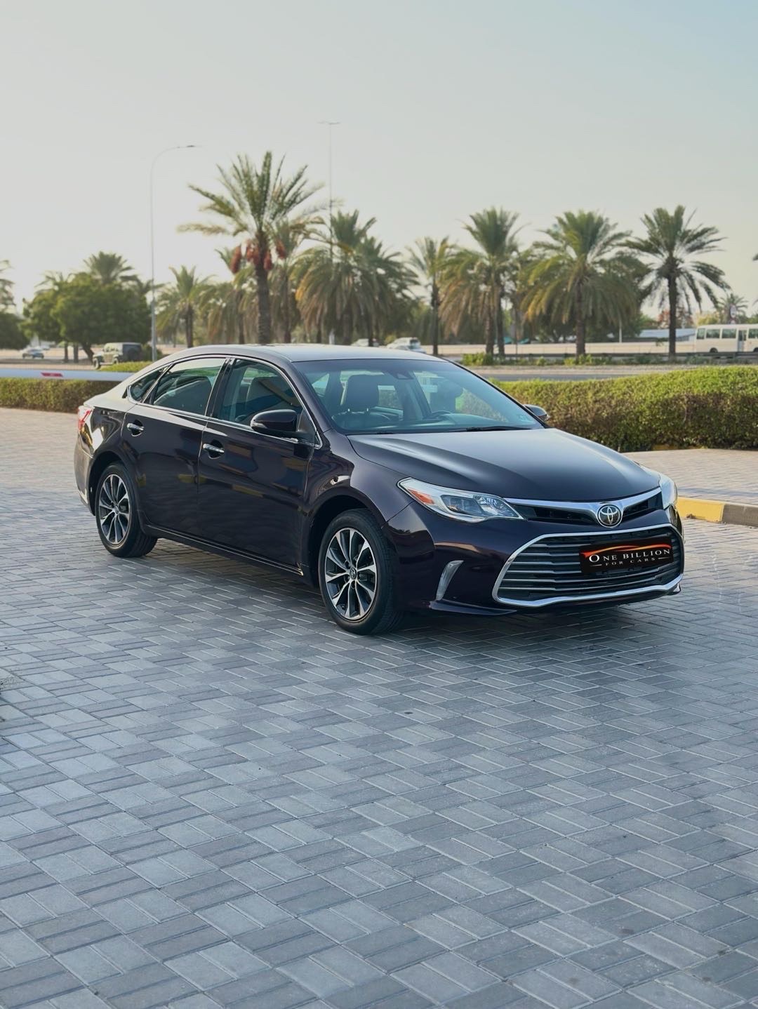 2018 Toyota Avalon XLE thumbnail 2