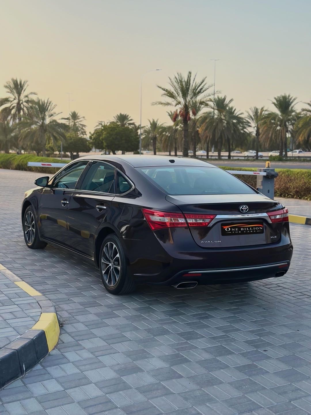 2018 Toyota Avalon XLE thumbnail 6