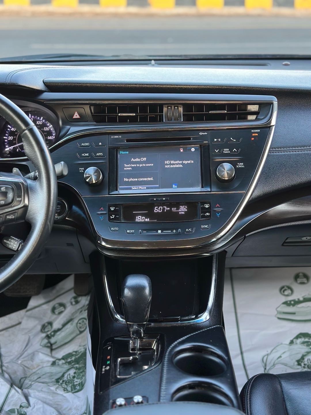 2018 Toyota Avalon XLE thumbnail 13