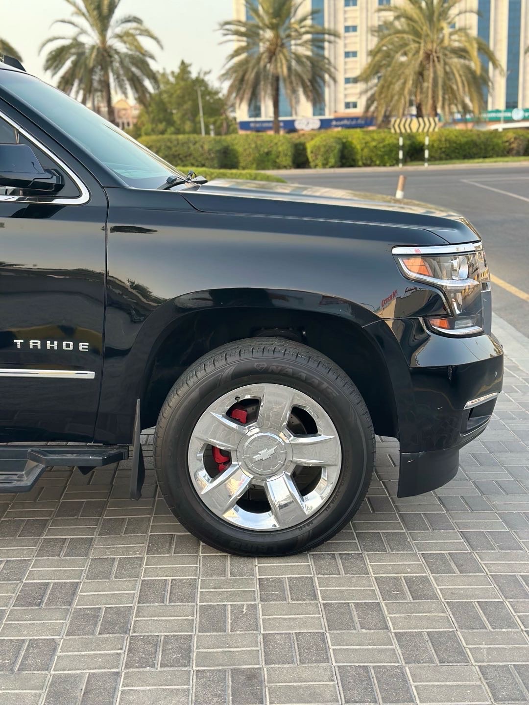 2018 Chevrolet Tahoe LS thumbnail 14