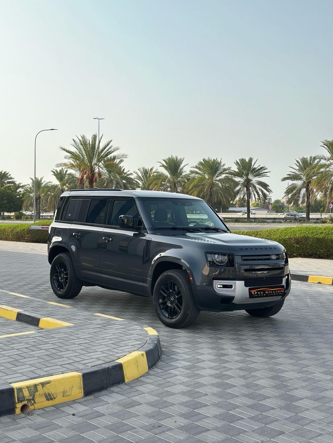 2024 Land Rover Defender 110 X thumbnail 2