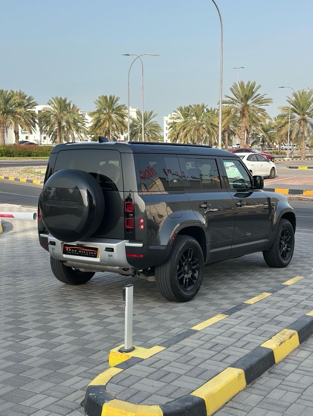 2024 Land Rover Defender 110 X thumbnail 6