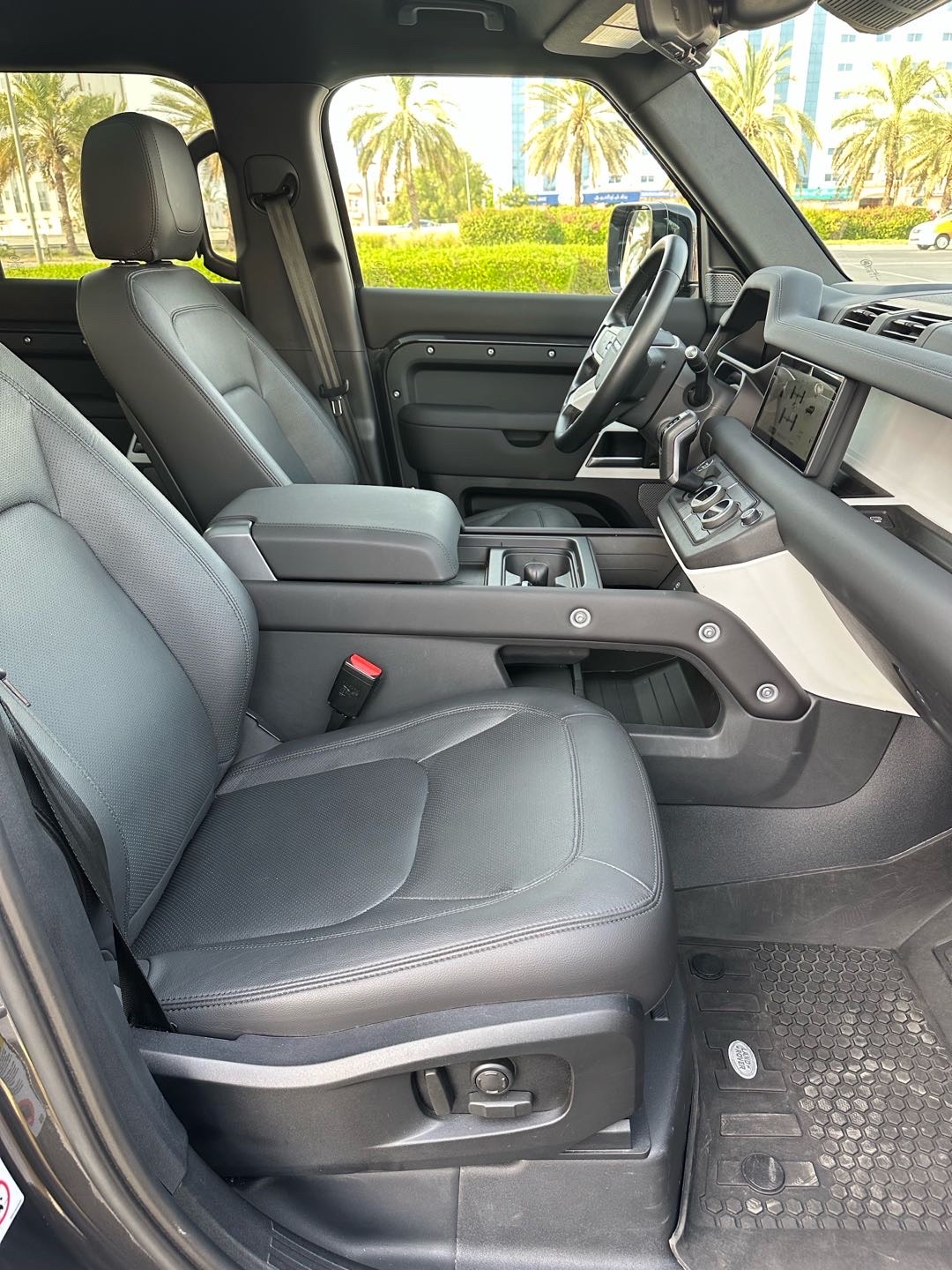 2024 Land Rover Defender 110 X thumbnail 16