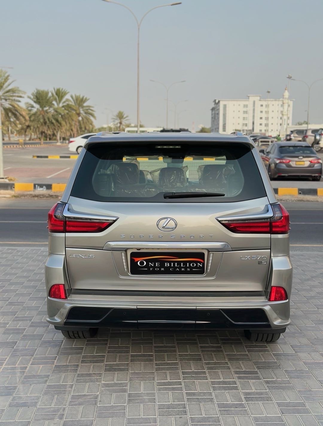 2019 Lexus LX 570 thumbnail 4