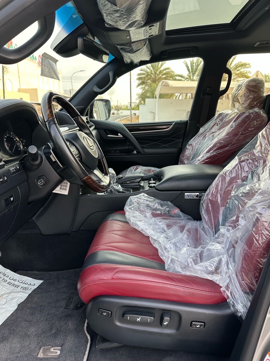 2019 Lexus LX 570 thumbnail 5