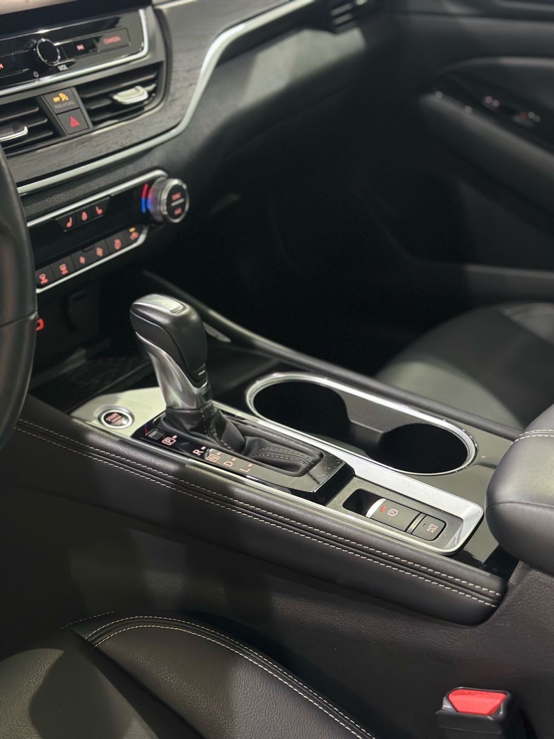 2024 Nissan Altima SL thumbnail 7