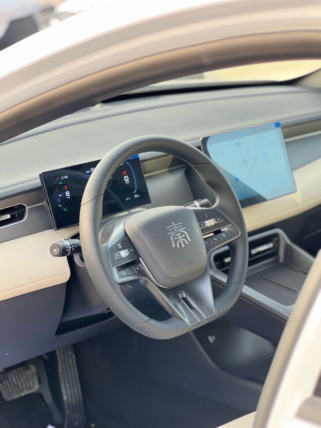2025 BYD Tshen Premium thumbnail 10