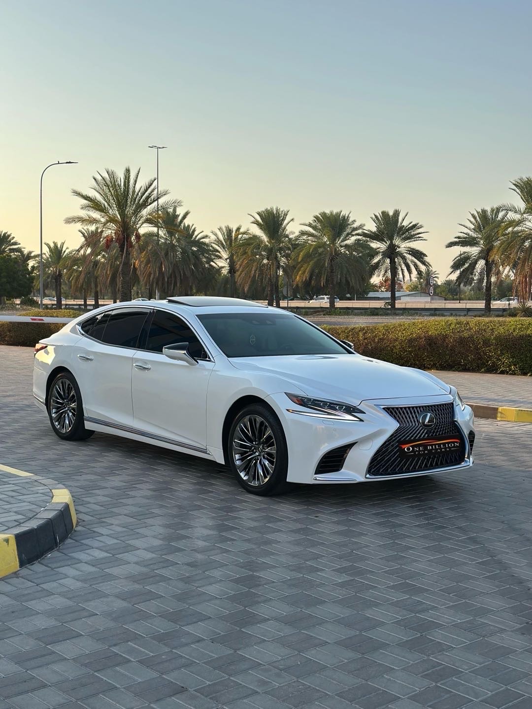 2018 Lexus Ls 500 thumbnail 3