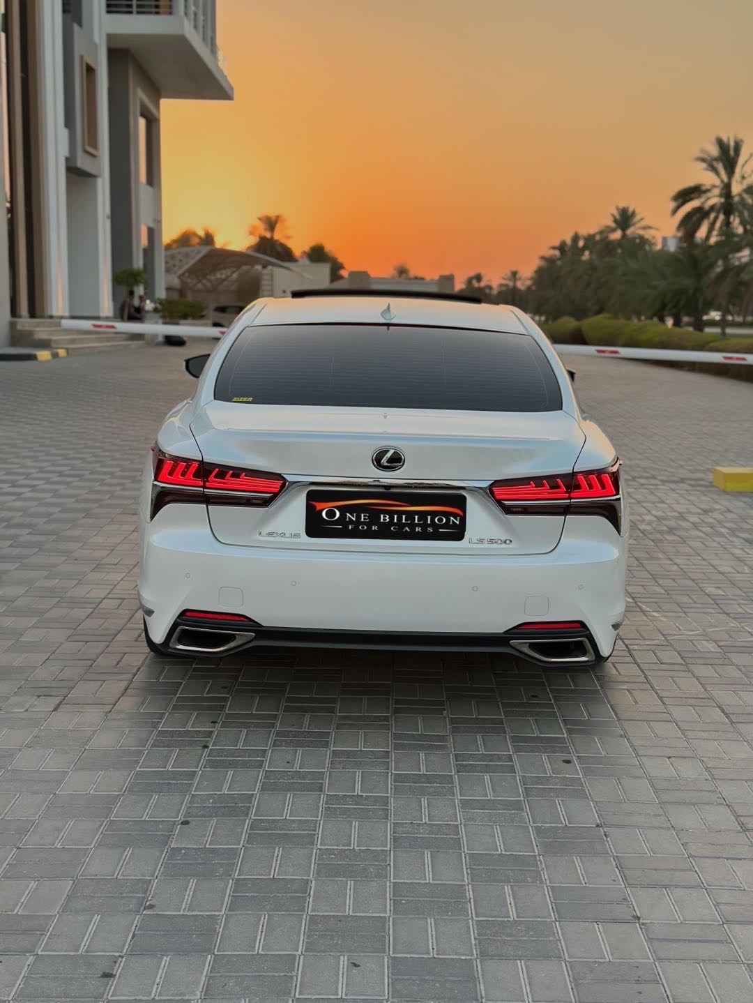 2018 Lexus Ls 500 thumbnail 4