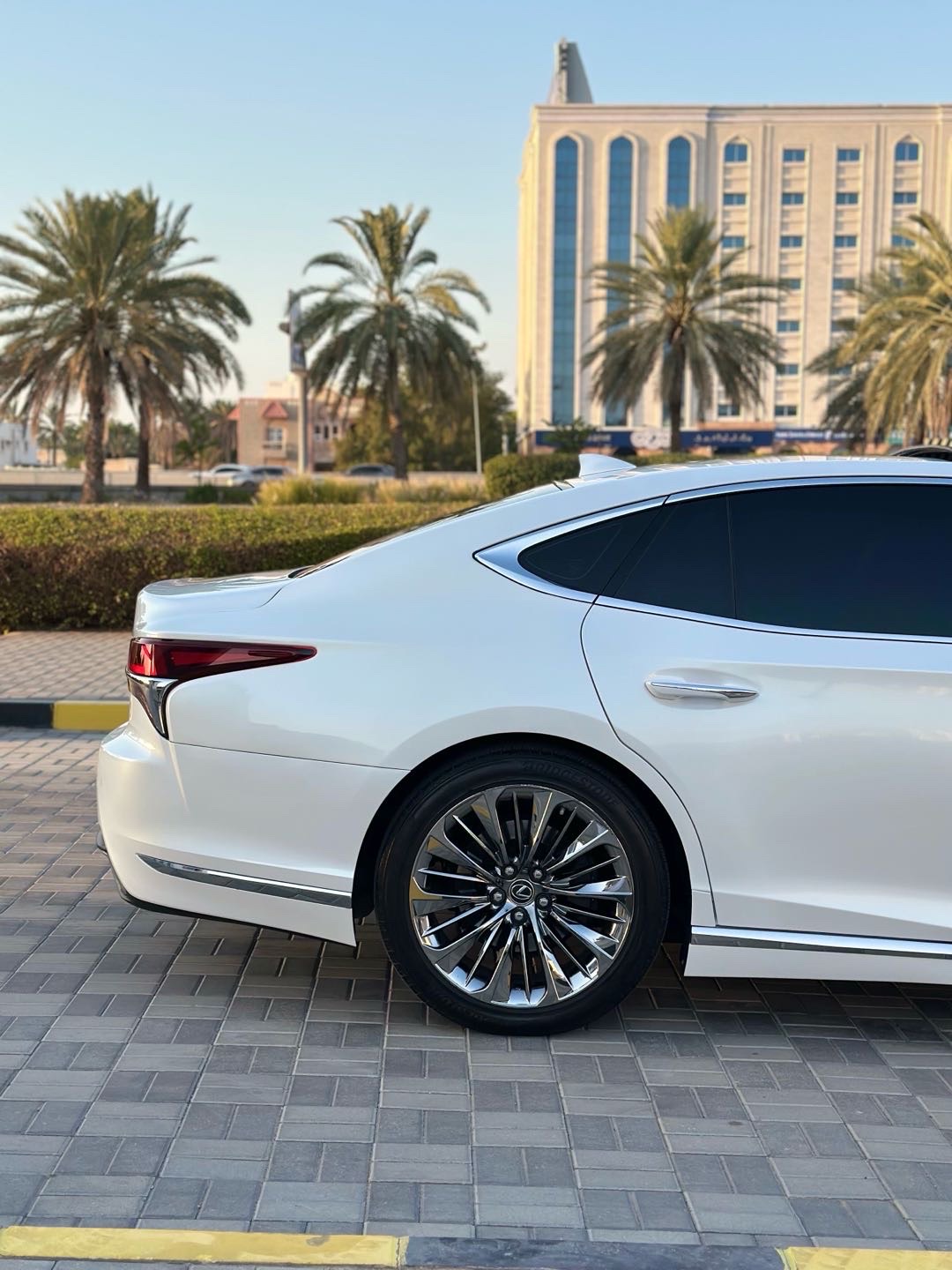 2018 Lexus Ls 500 thumbnail 7