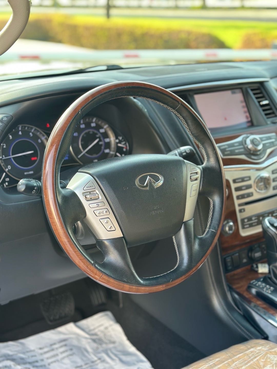 2018 Infiniti QX80 Luxe thumbnail 15