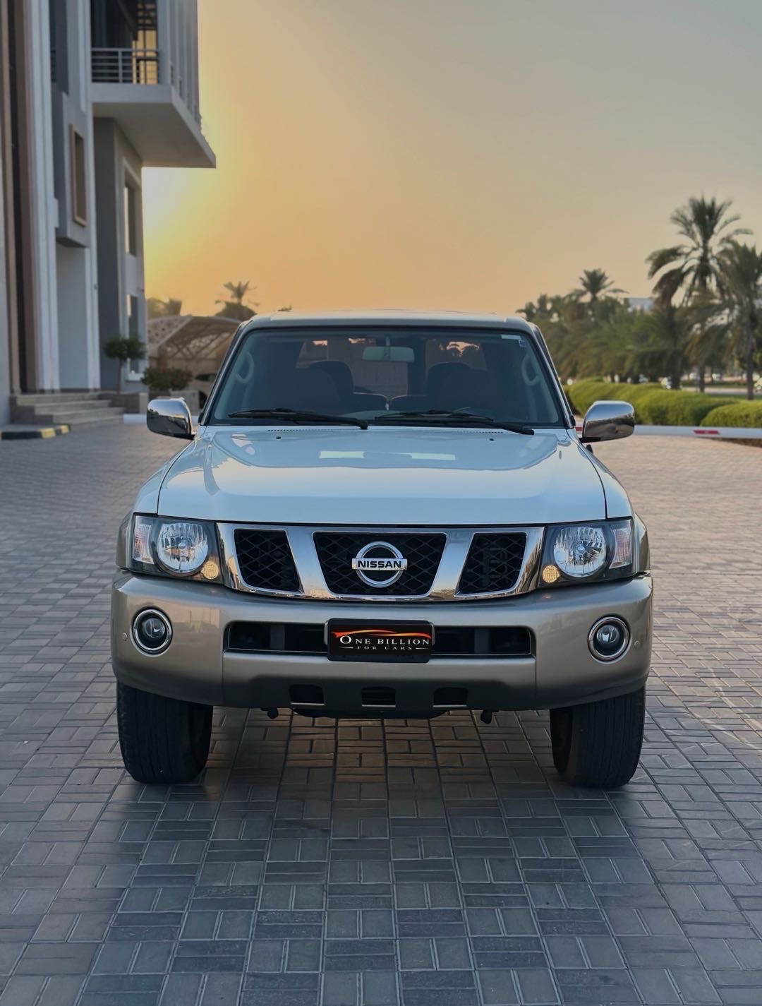 2022 Nissan Safari Safari thumbnail 3