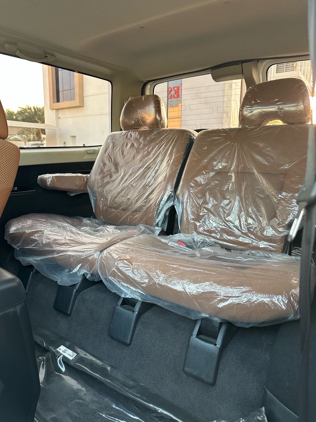 2022 Nissan Safari Safari thumbnail 12