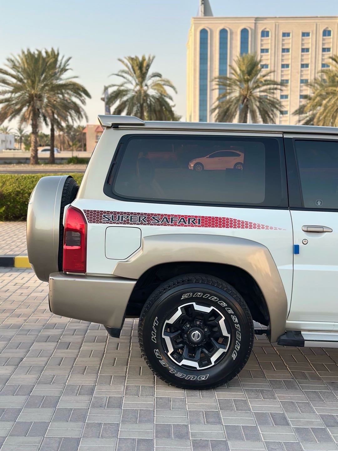 2022 Nissan Safari Safari thumbnail 16