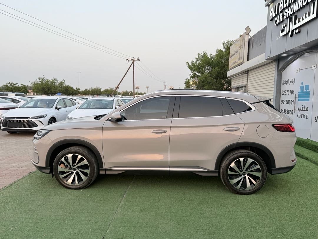2024 BYD Song Plus DM-i Premium thumbnail 3