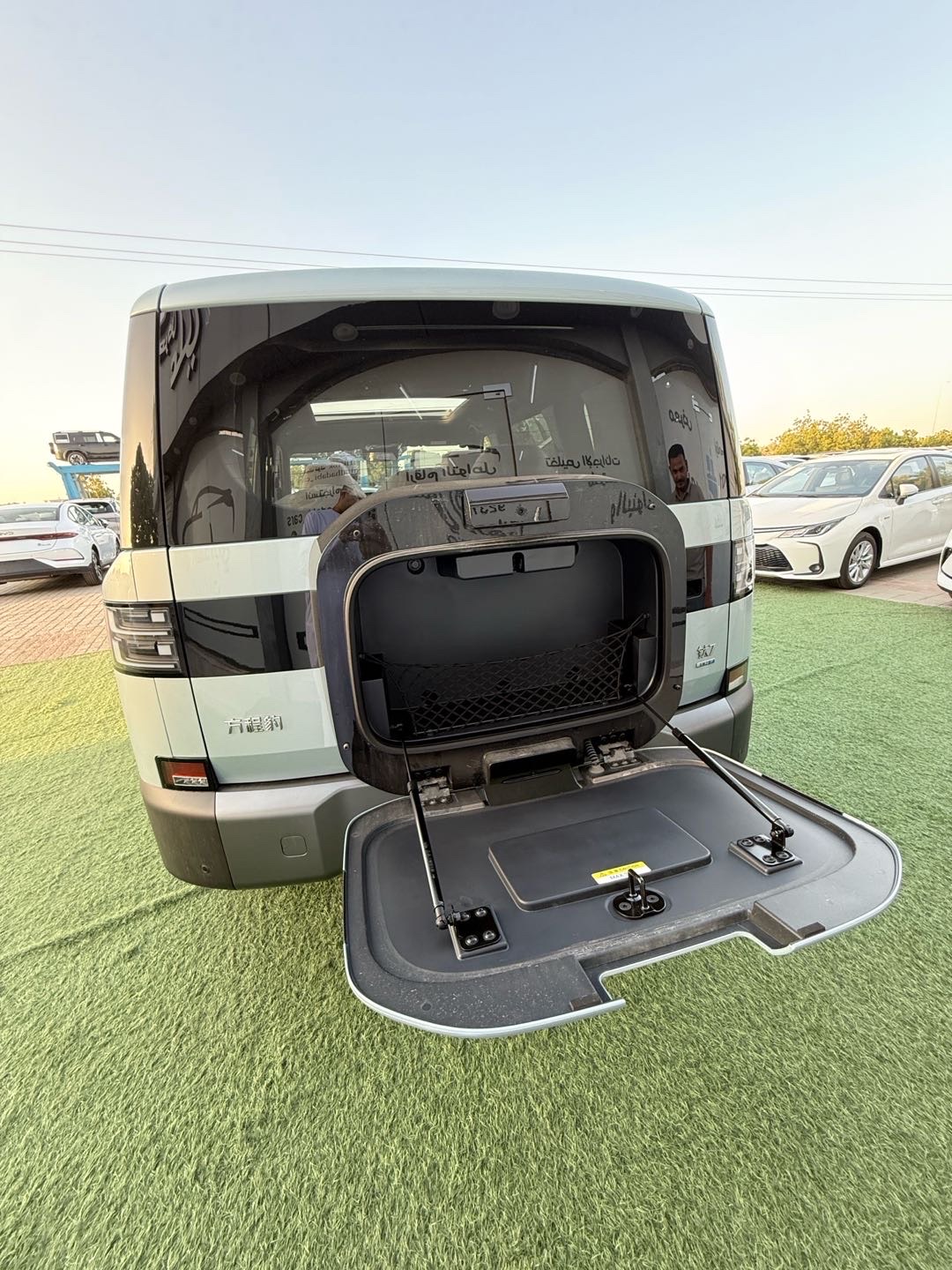 2025 BYD Leopard 8 thumbnail 10