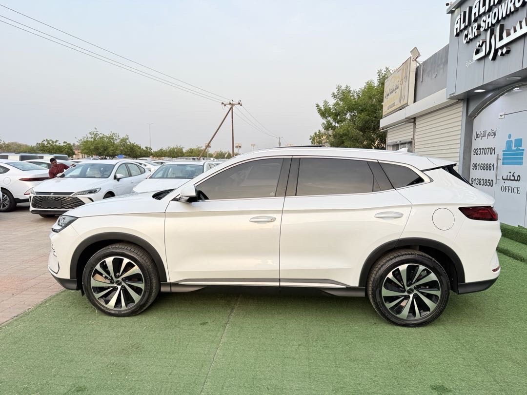 2024 BYD Song Plus DM-i Design thumbnail 3