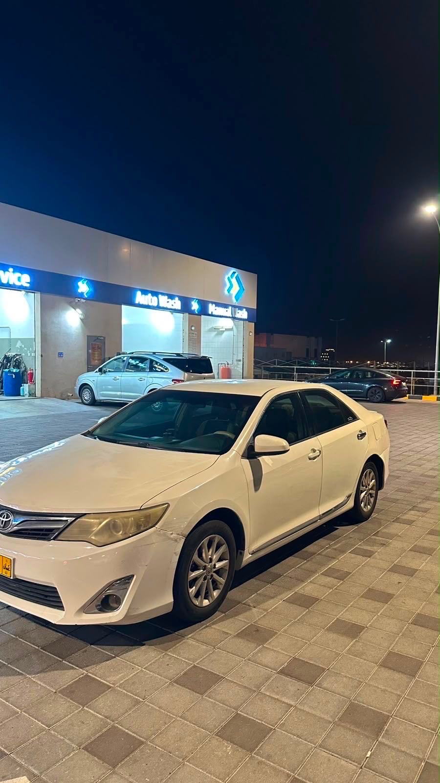 2014 Toyota Camry SE thumbnail 6