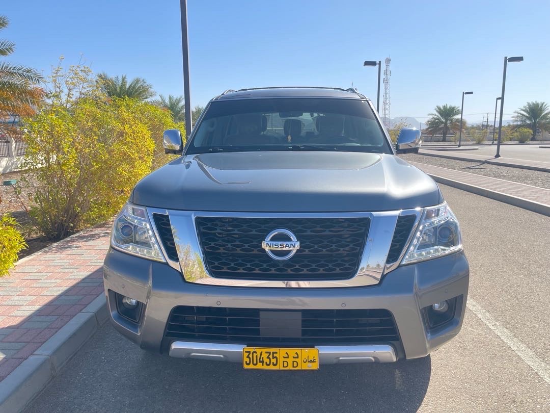 2018 Nissan Armada Platinum thumbnail 11