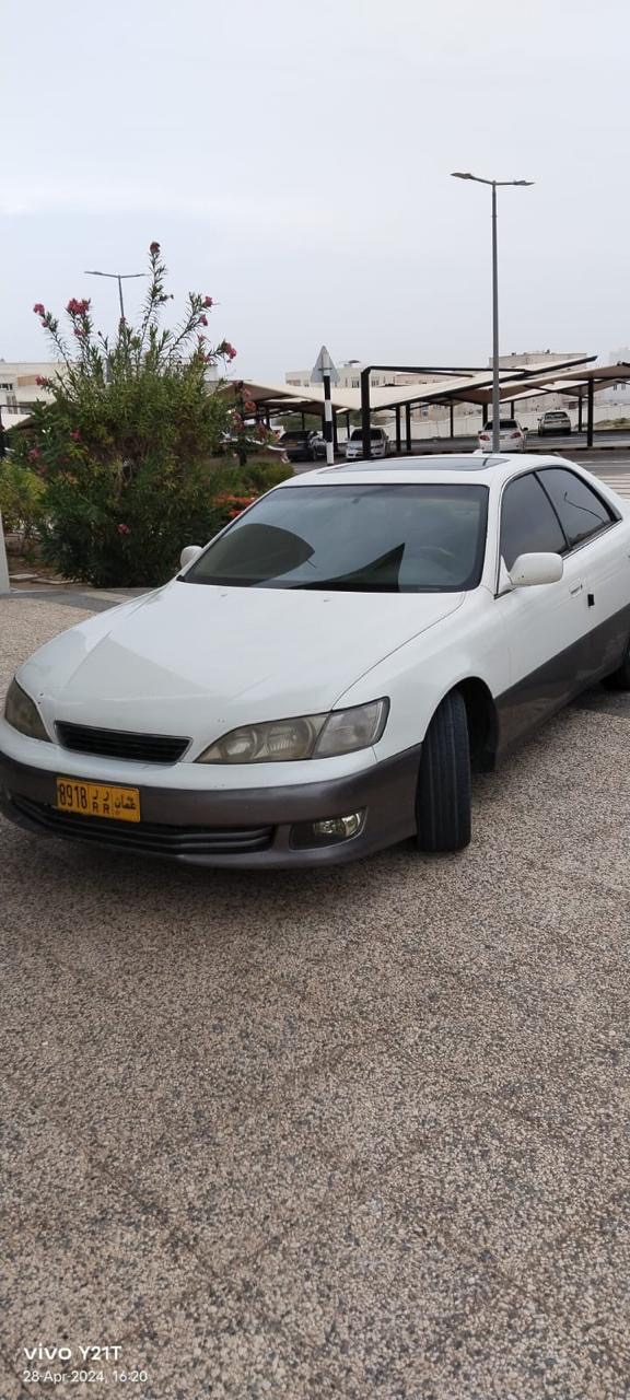 2000 Lexus IS 300 thumbnail 2