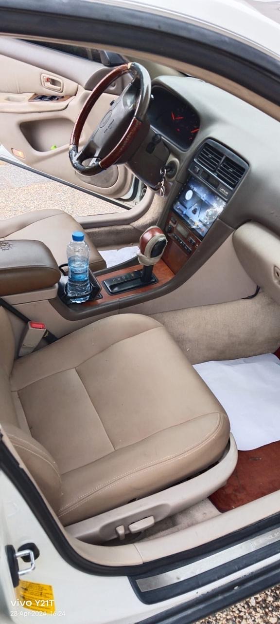 2000 Lexus IS 300 thumbnail 6