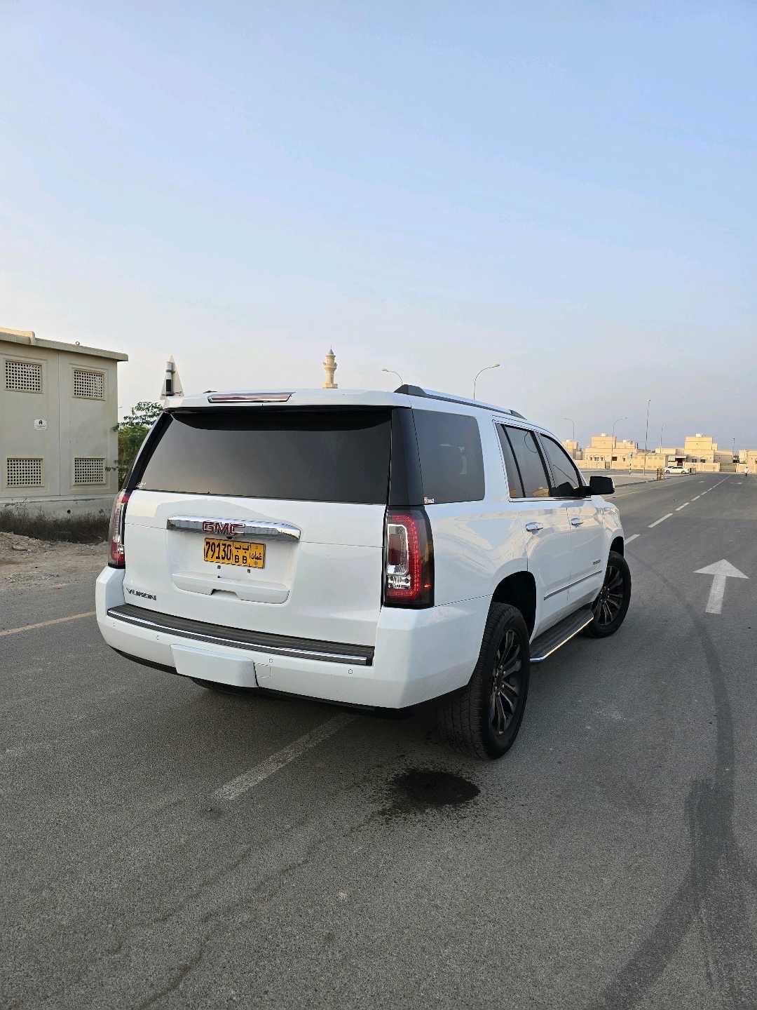 2018 GMC Yukon Denali thumbnail 3