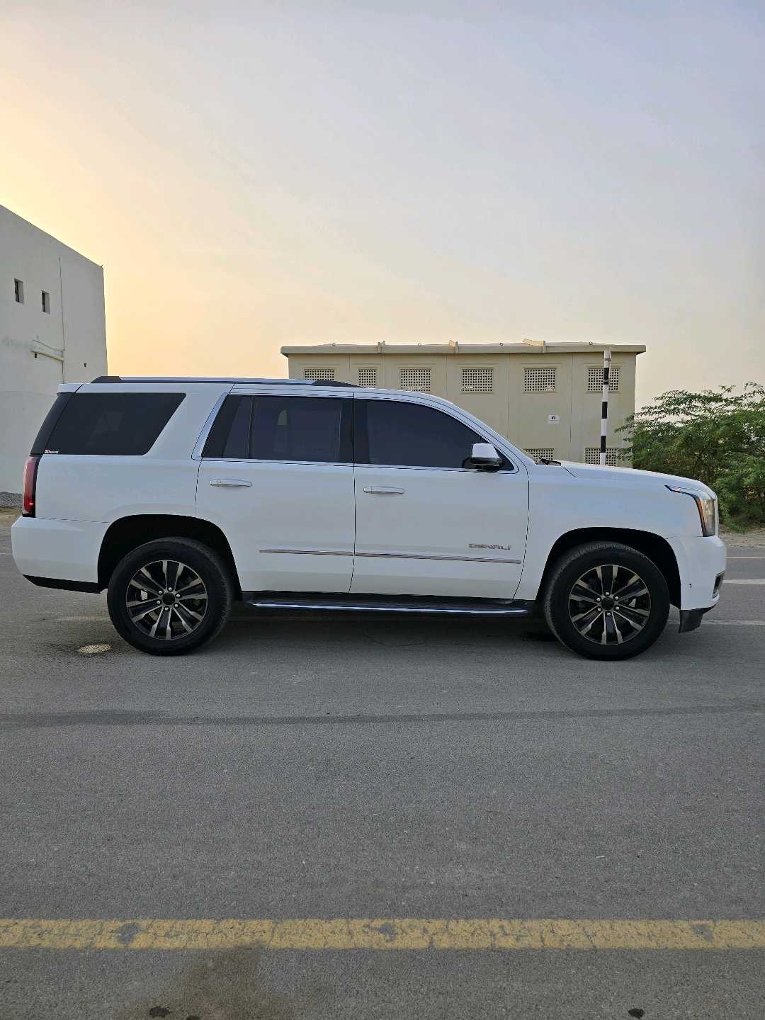 2018 GMC Yukon Denali thumbnail 19
