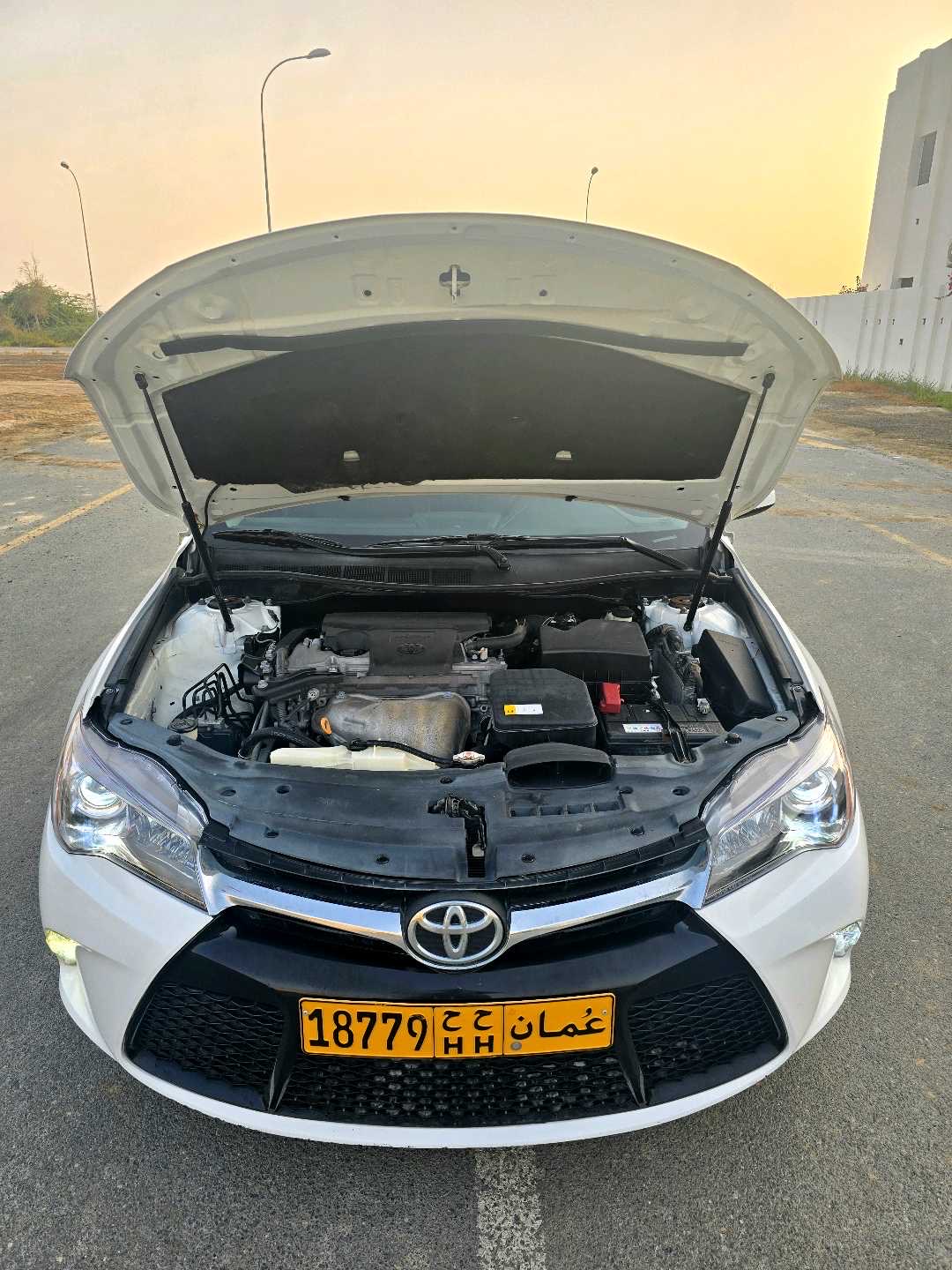 2017 Toyota Camry SE thumbnail 13
