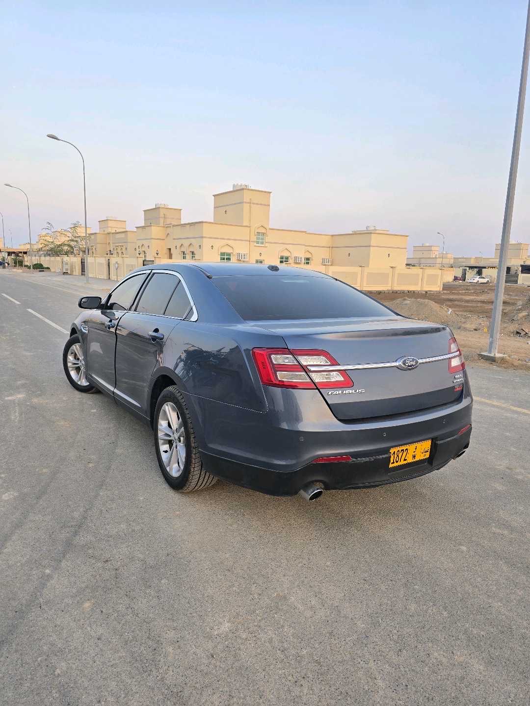 2019 Ford Taurus Z71 thumbnail 2