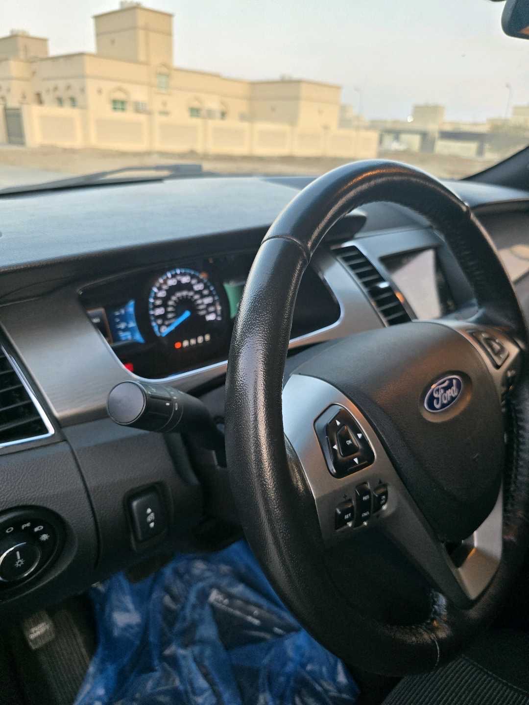 2019 Ford Taurus Z71 thumbnail 9