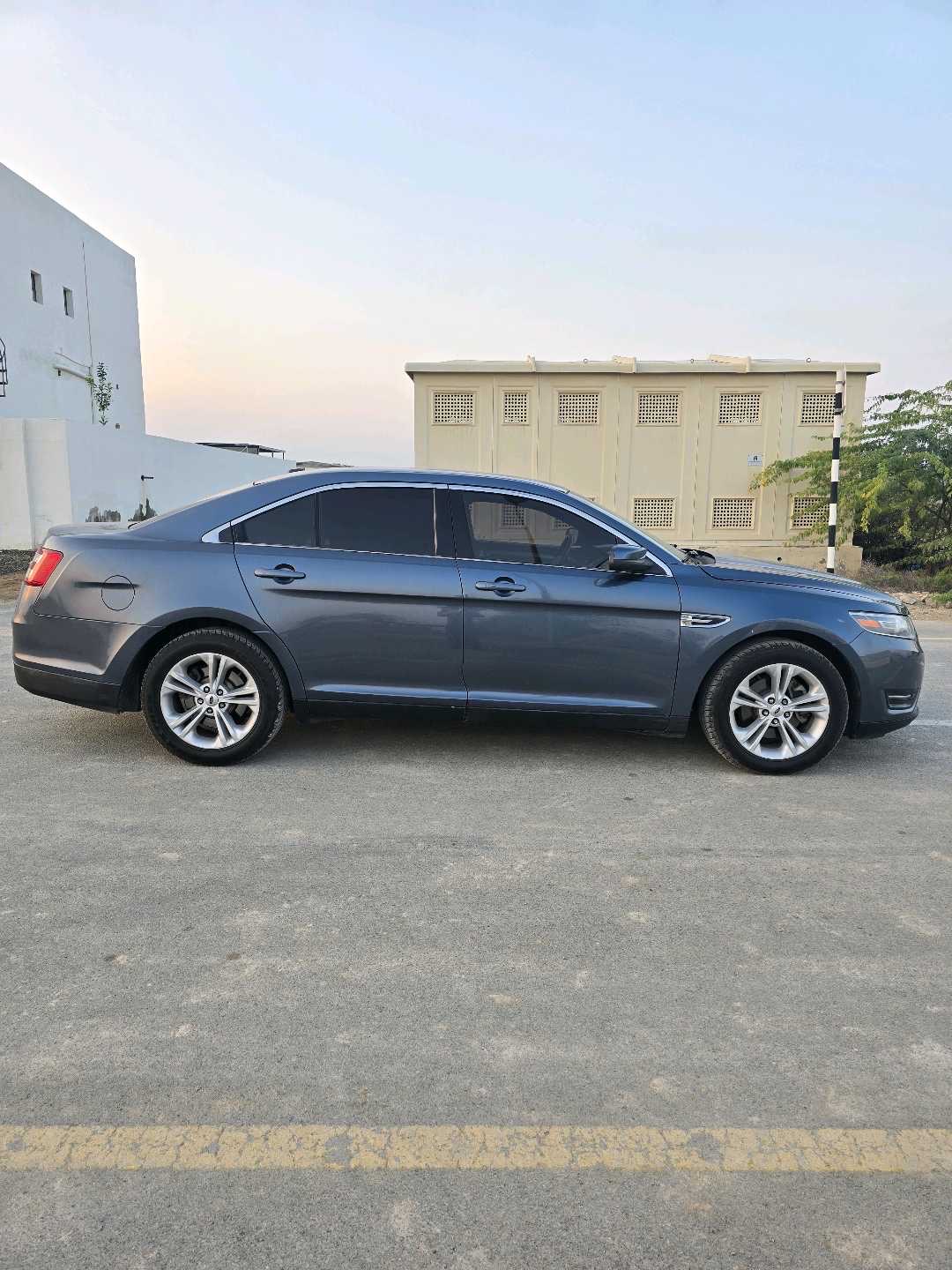 2019 Ford Taurus Z71 thumbnail 13