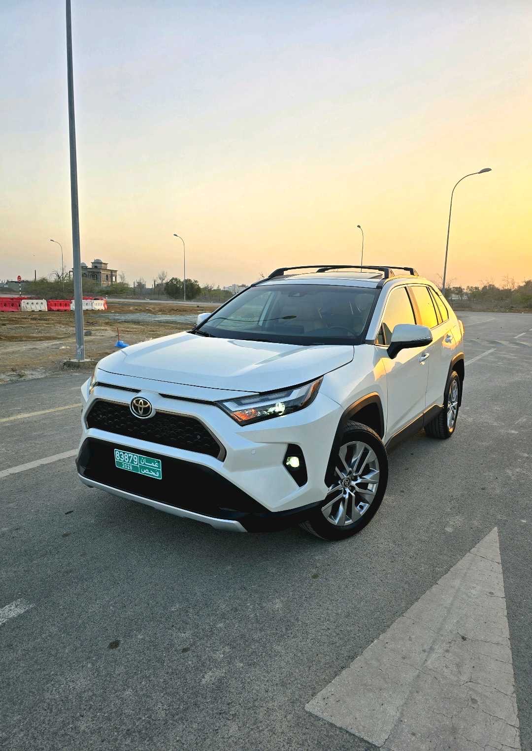 2021 Toyota Rav4 Limited thumbnail 5