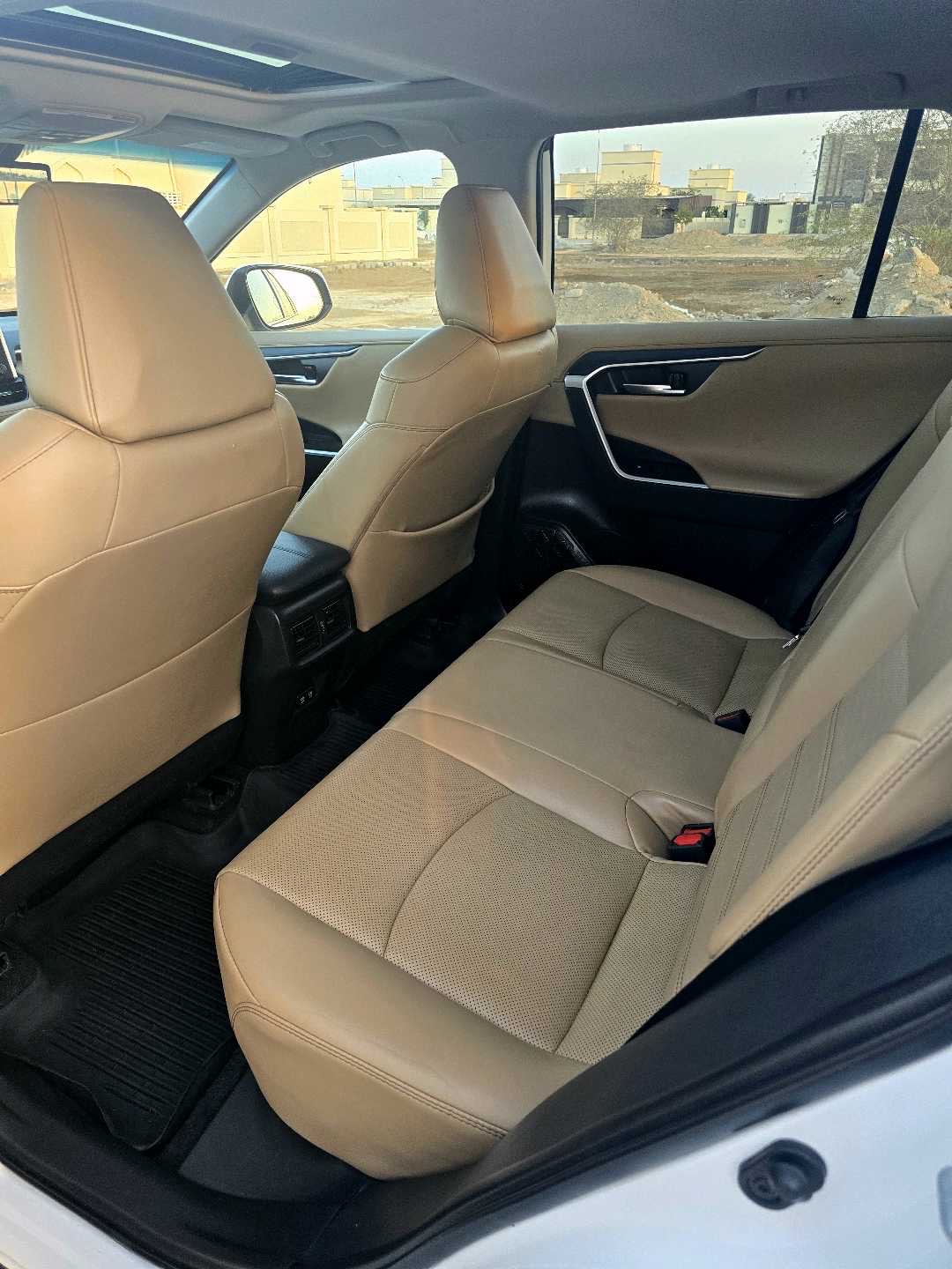 2021 Toyota Rav4 Limited thumbnail 9