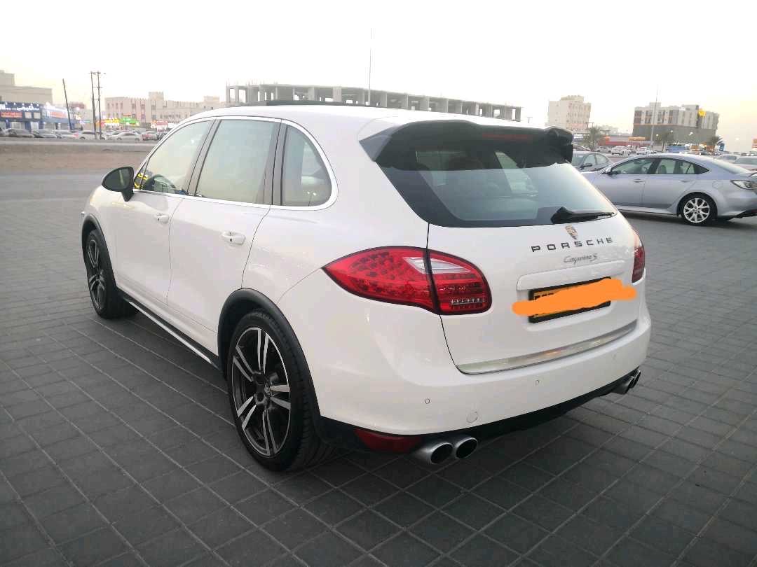 2012 Porsche Cayenne S thumbnail 6