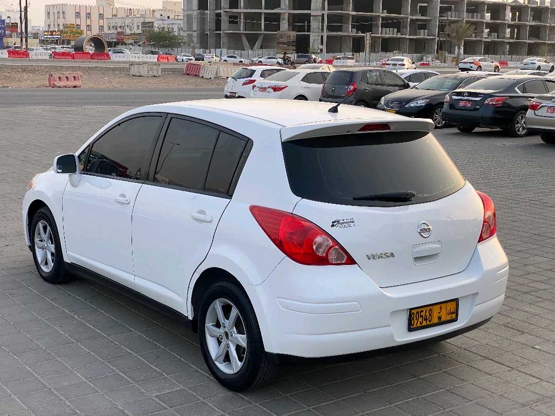 2012 Nissan Tida Base thumbnail 4