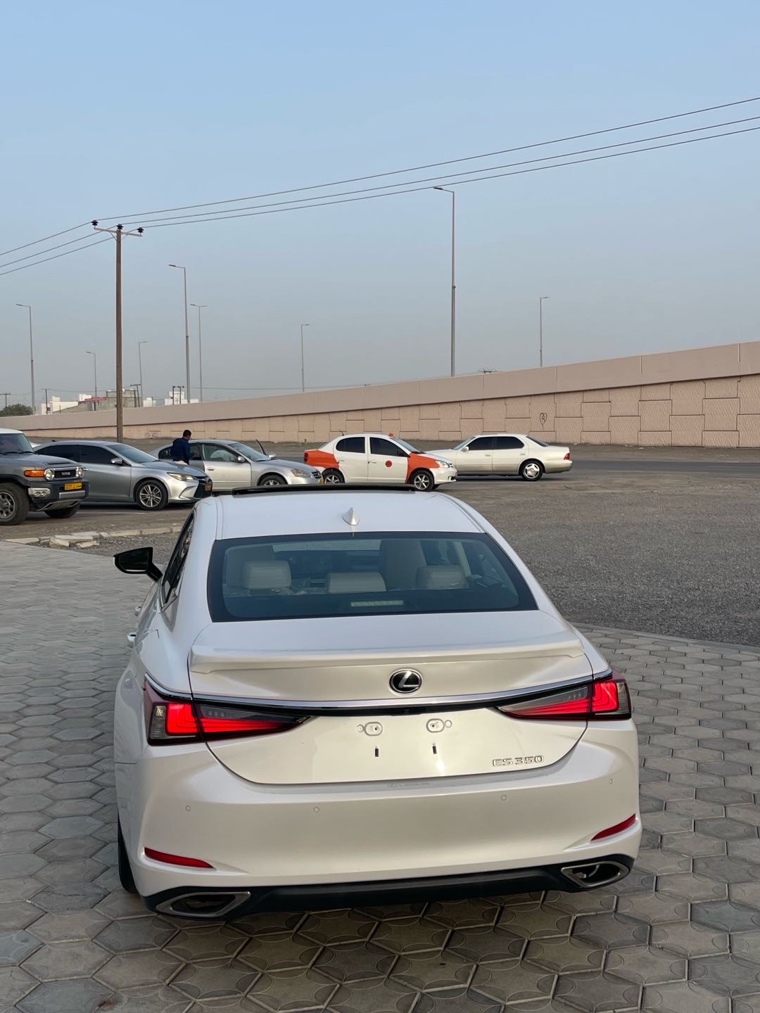 2020 Lexus ES 350 thumbnail 3