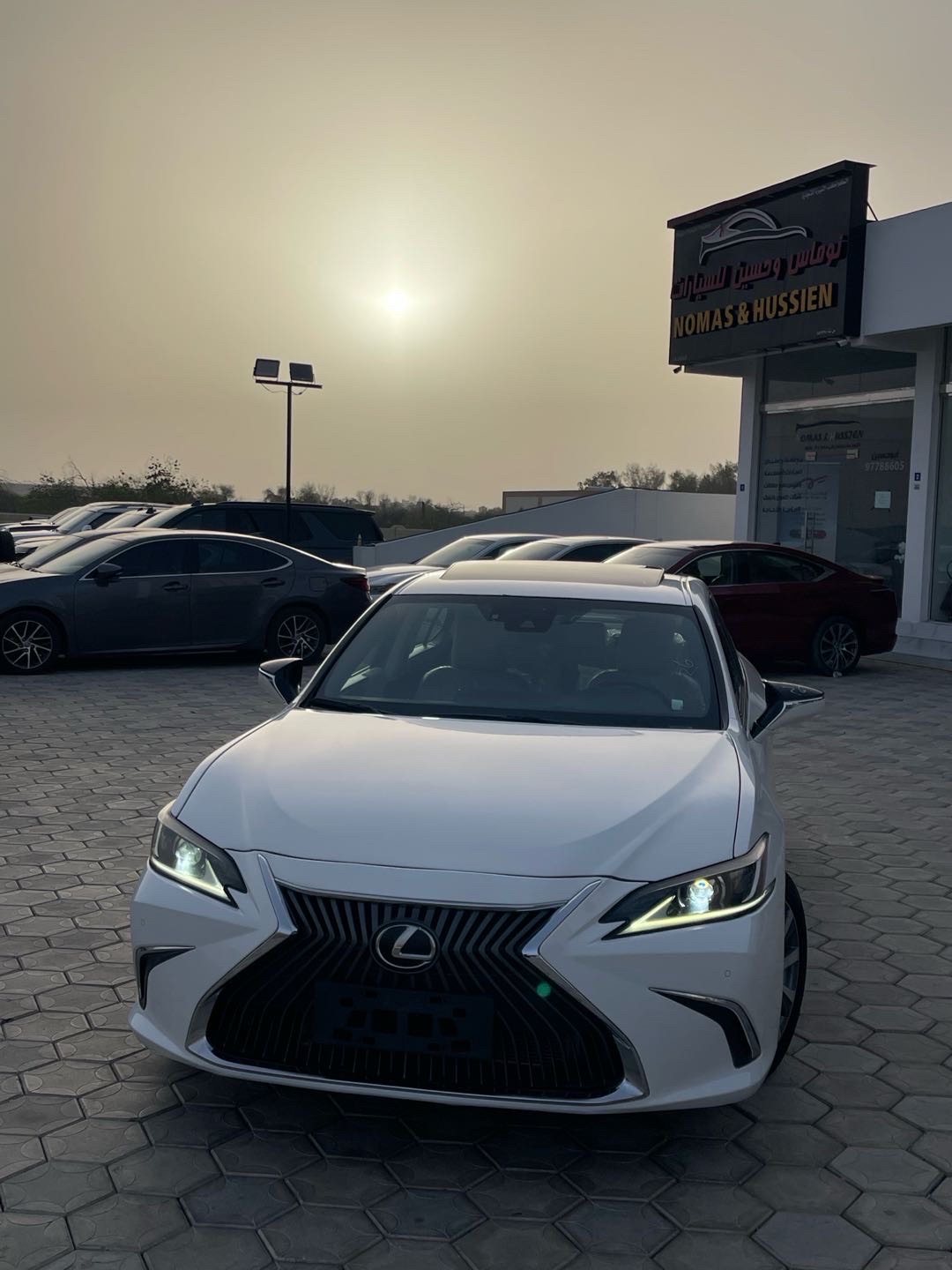 2020 Lexus ES 350 thumbnail 6
