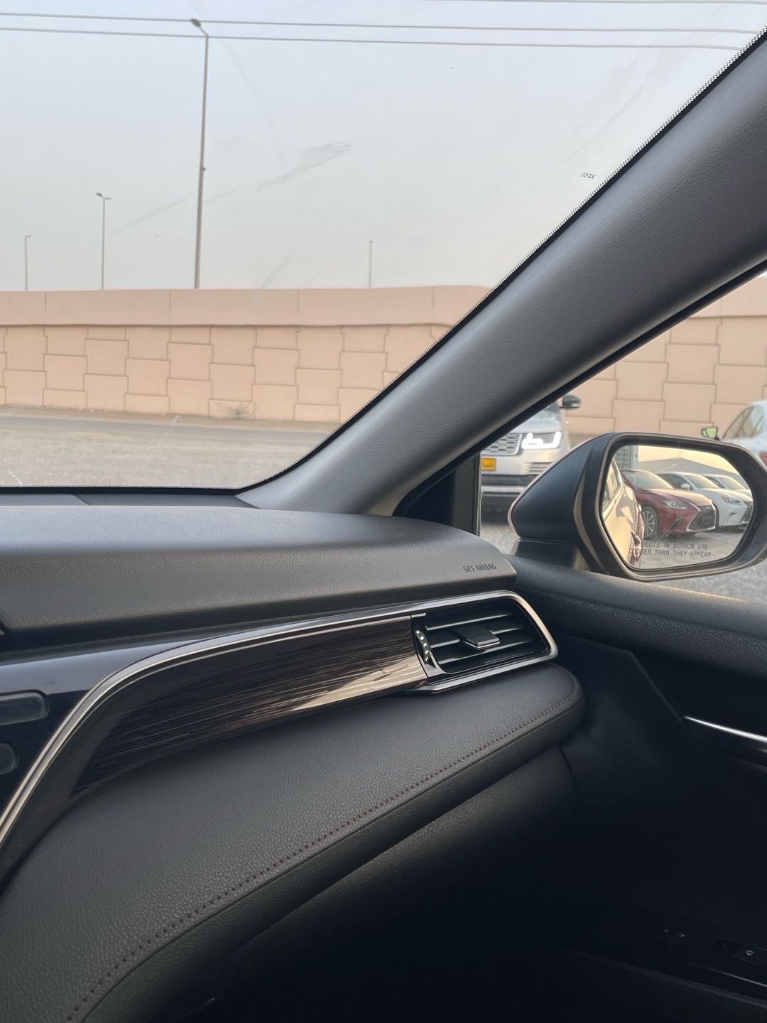 2018 Toyota Camry LE thumbnail 9