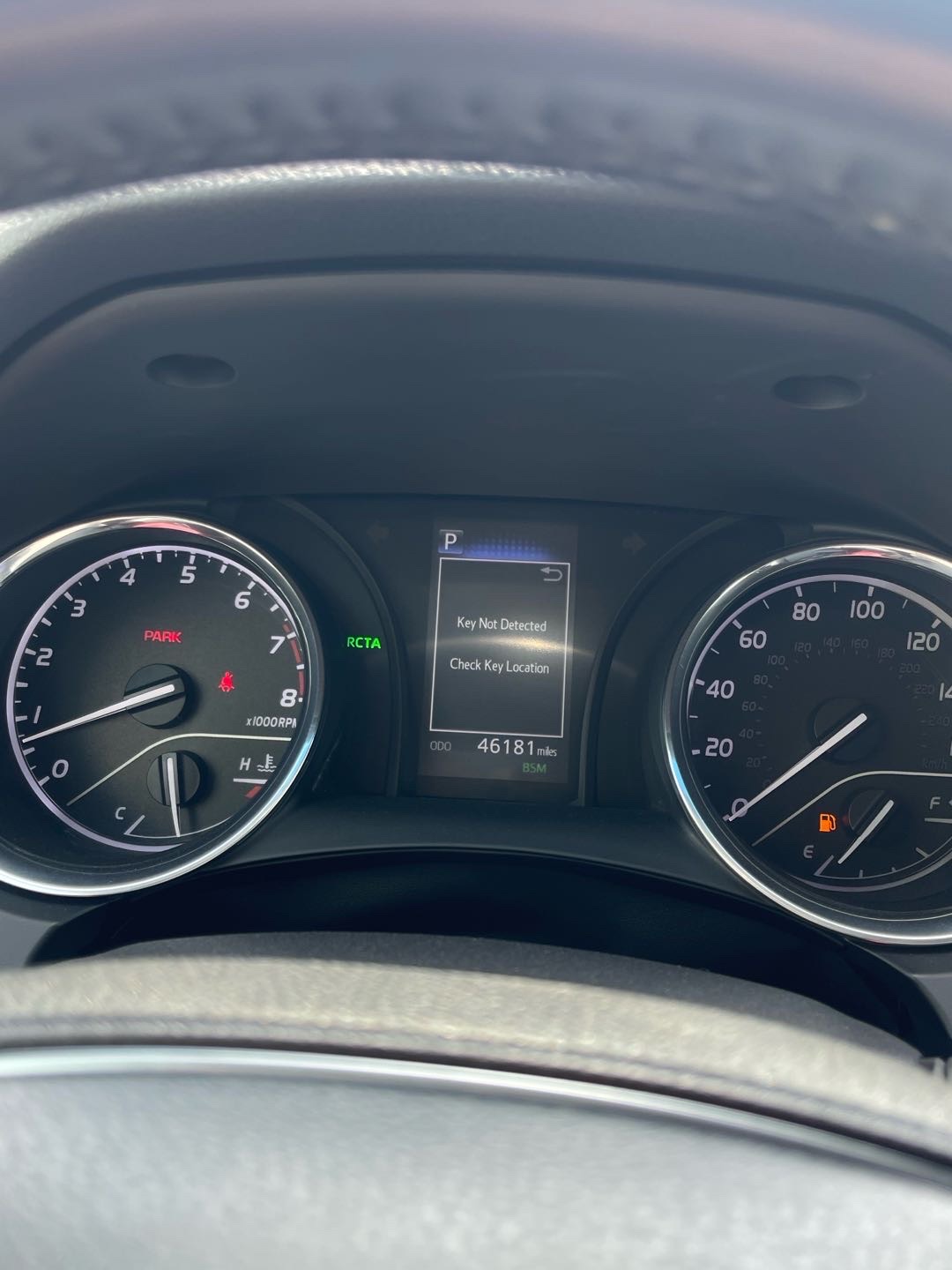 2019 Toyota Camry SE thumbnail 4