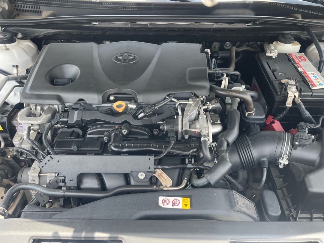 2019 Toyota Camry SE thumbnail 6