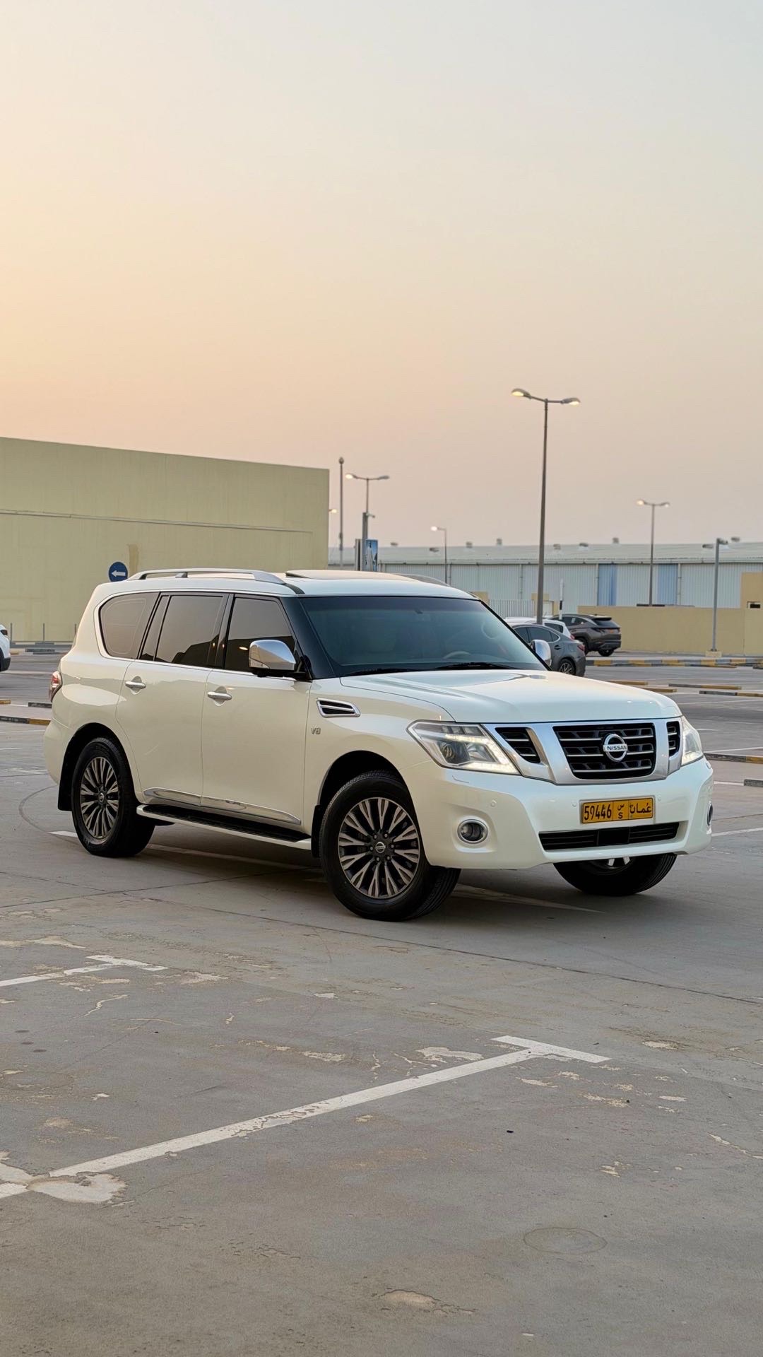 2014 Nissan Patrol Platinum thumbnail 3